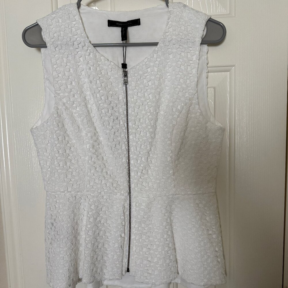 BCBGMAXAZRIA Elegant White Sleeveless Peplum Blouse Front Zip